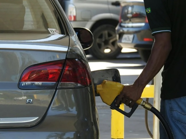Dia Livre de Impostos em Manaus terá gasolina a R$ 5,89 e mais de 190 estabelecimentos participantes