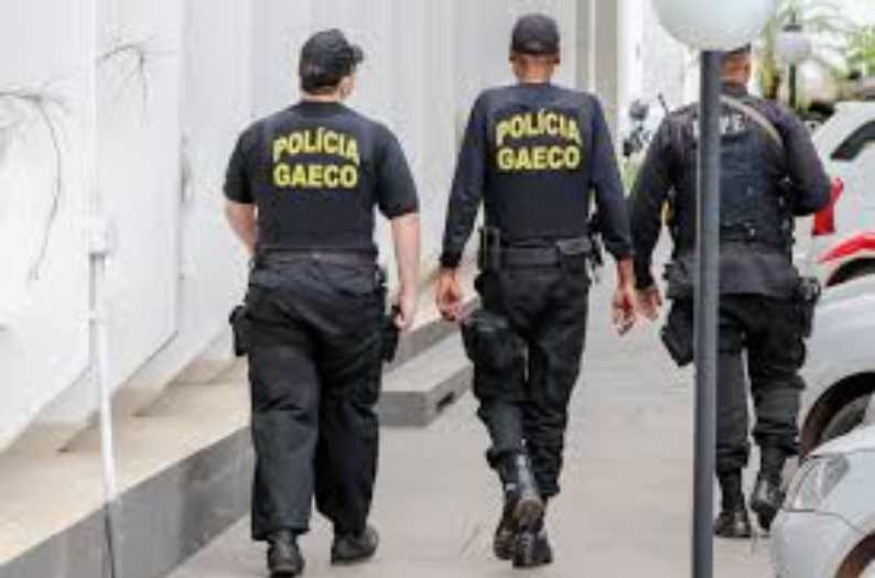 URGENTE – Policiais militares são presos durante operação do GAECO-MPAM nesta segunda-feira (30) em Manaus