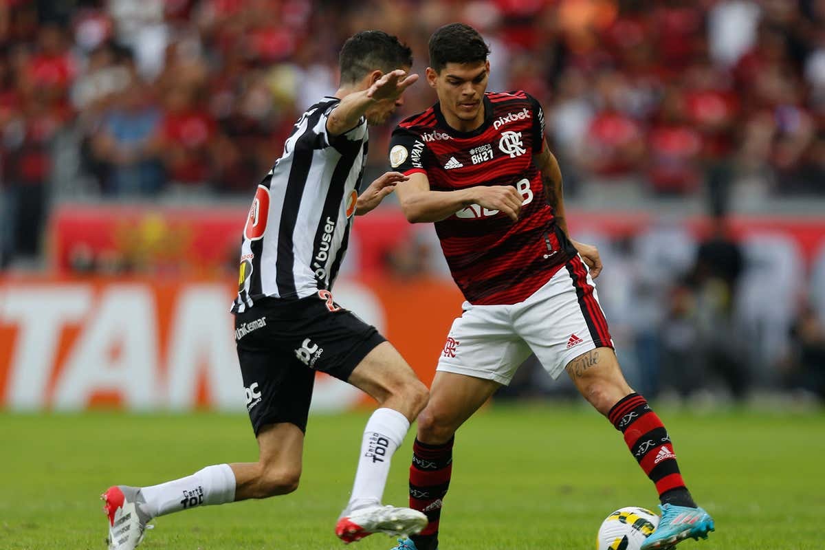 BRASILEIRÃO: Atlético-MG vence Flamengo e entra no G4