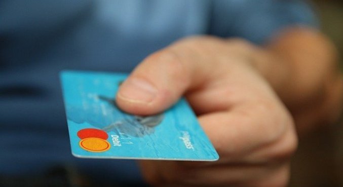 Bancos começam a oferecer novo cartão de benefício consignado do INSS