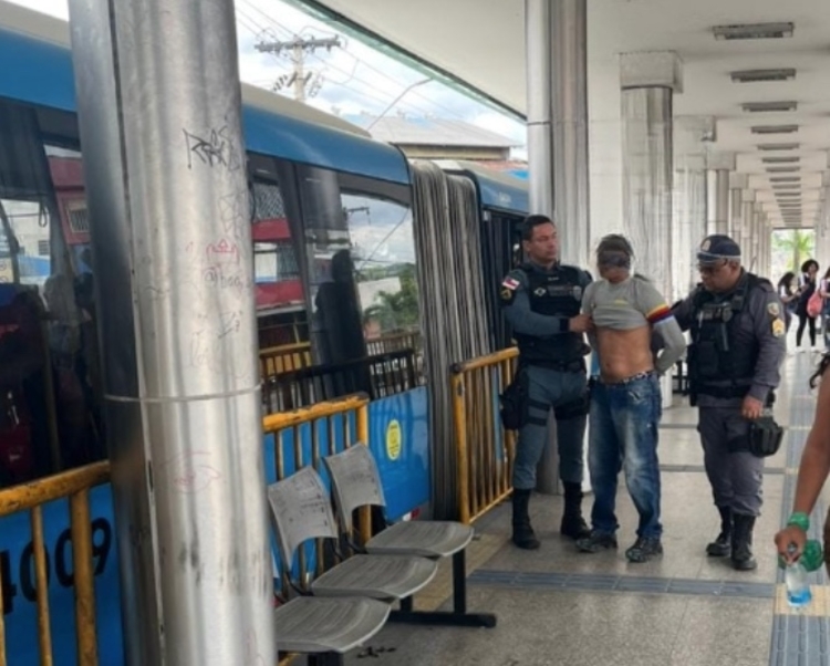 ‘Taradão’ é preso após mostrar pênis para passageira no ônibus 640 em Manaus