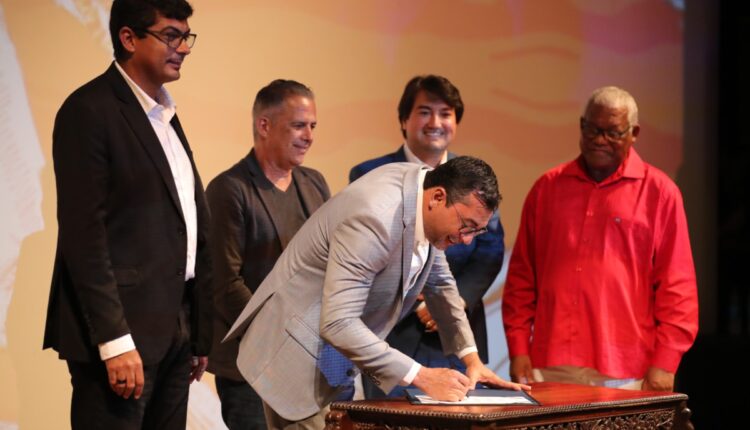 Wilson Lima lança Festival de Parintins, anuncia R$ 10 milhões em patrocínio aos bumbás e reforça compromisso com a Sustentabilidade