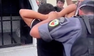 Vídeo: trio é preso por jogar bomba de catolé em professores durante manifestação em Manaus