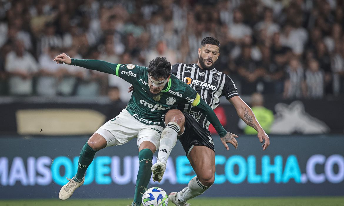 Galo e Palmeiras iniciam duelo brasileiro nas oitavas pela Libertadores