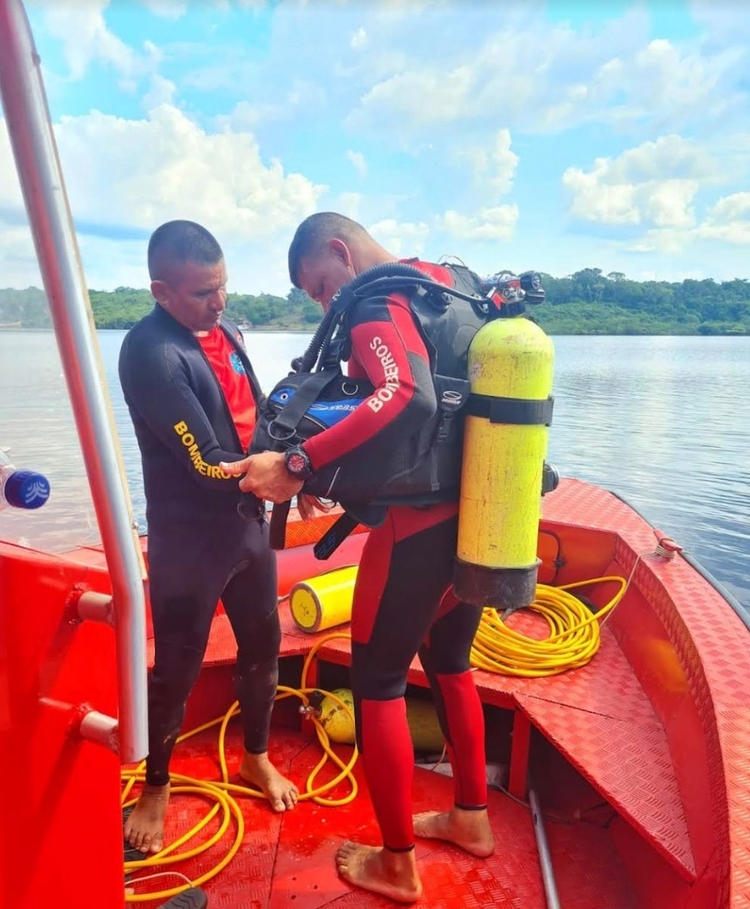 Corpo de homem é encontrado após canoa virar durante ventania no Rio Negro