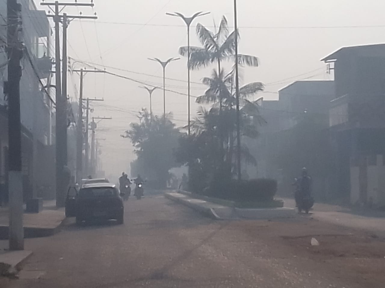 Fumaça de queimadas volta a encobrir Manaus e interior do AM