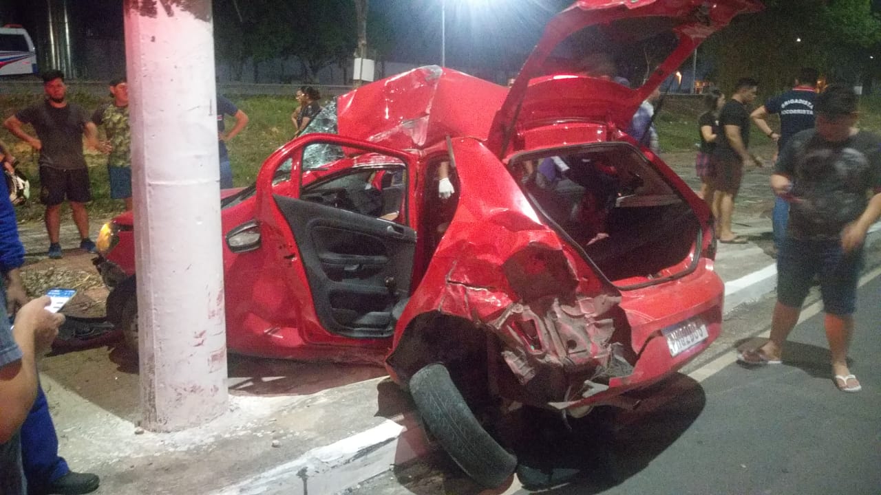 Vídeo: motorista de APP morre em grave acidente em Manaus