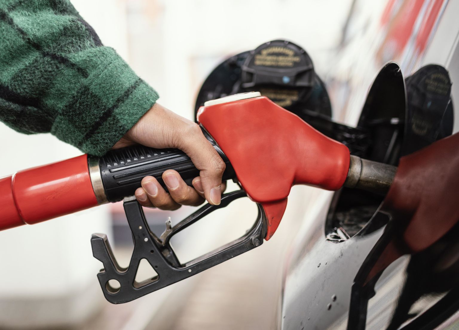 Gasolina mais cara puxa aumento de 0,26% da inflação em setembro